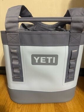 YETI Camino 20 Big sky blue